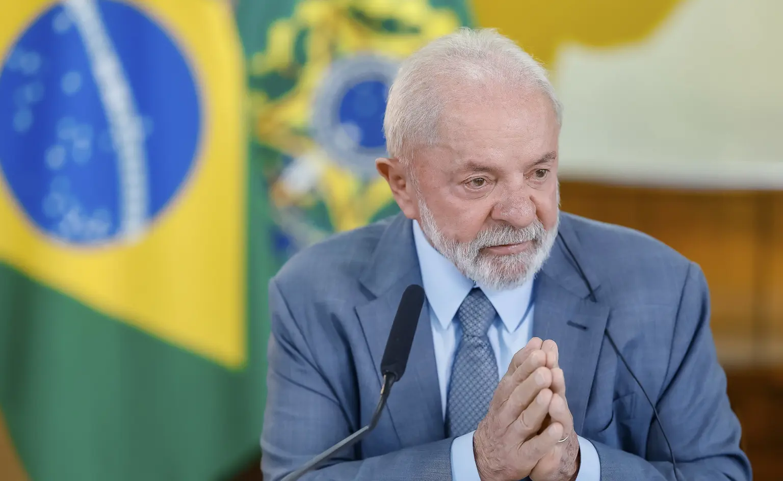 Aos 80 anos, o presidente Luiz Inácio Lula da Silva reagiu às críticas sobre idade com um discurso direto: diz que não se sente velho