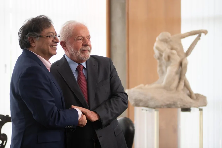 Gustavo Petro propõe extensão do Pix à Colômbia e critica sanções dos EUA