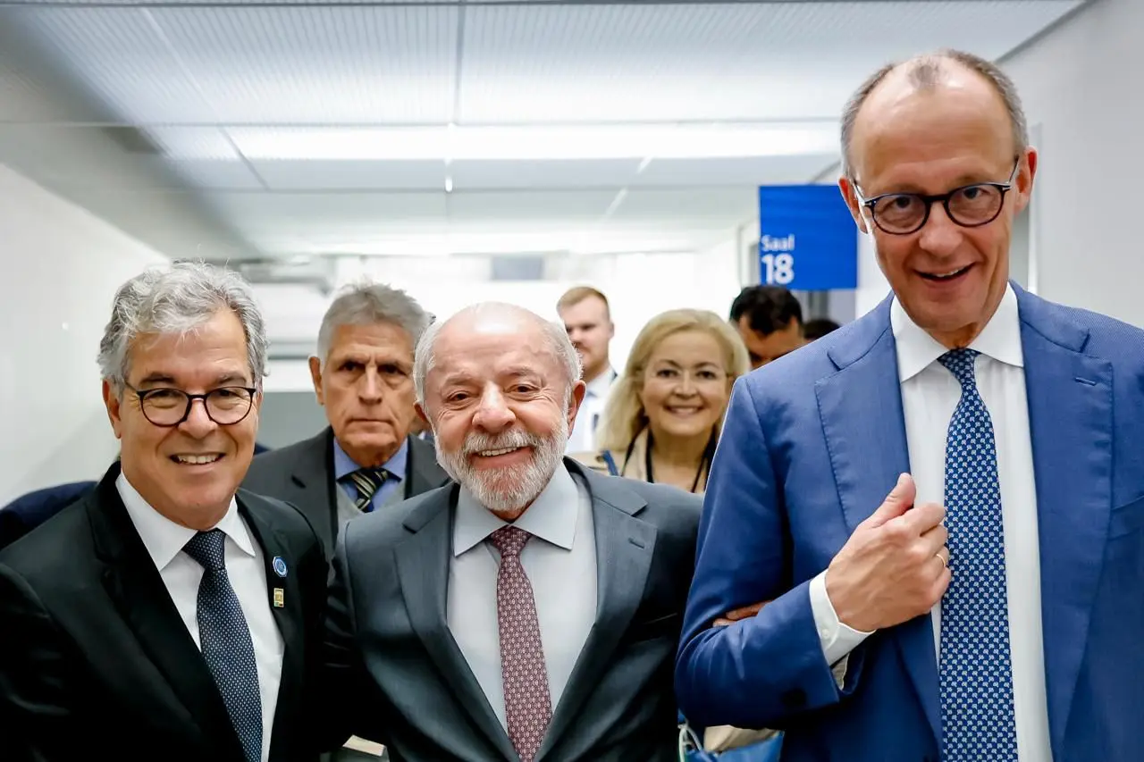 “Missão cumprida”: Lula agradece Jorge por trabalho à frente da Apex