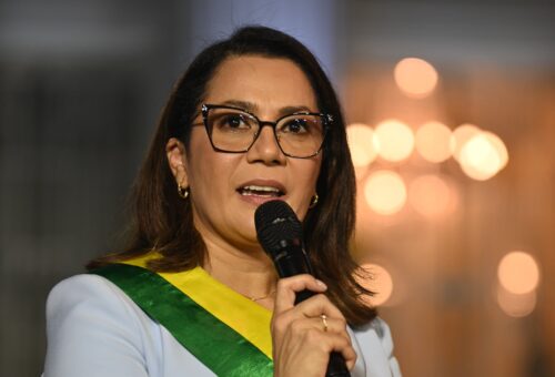 O governo Mailza começou a entender a guerra política