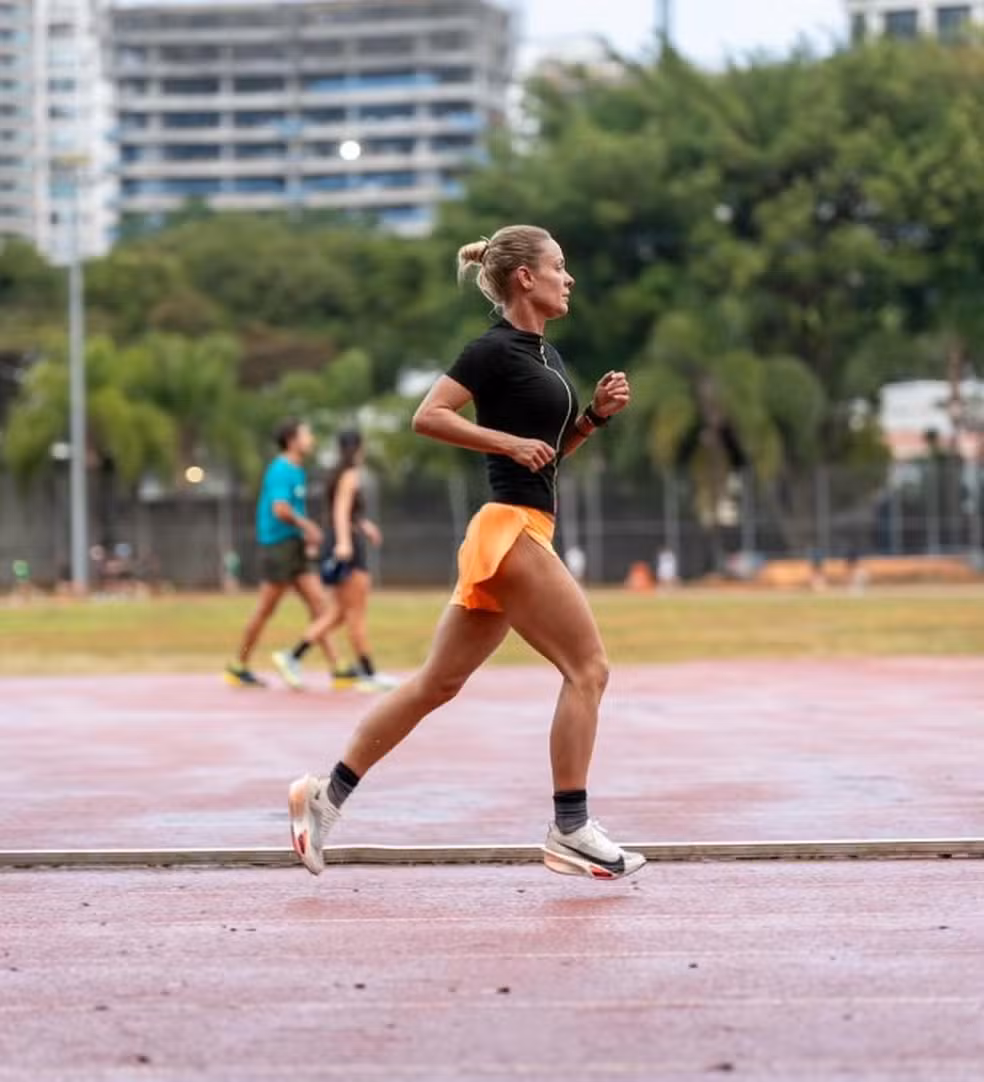 Quem era Mara Flávia, atleta brasileira que morreu durante o Ironman