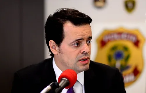 Delegado da PF do caso Ramagem é forçado a deixar os EUA