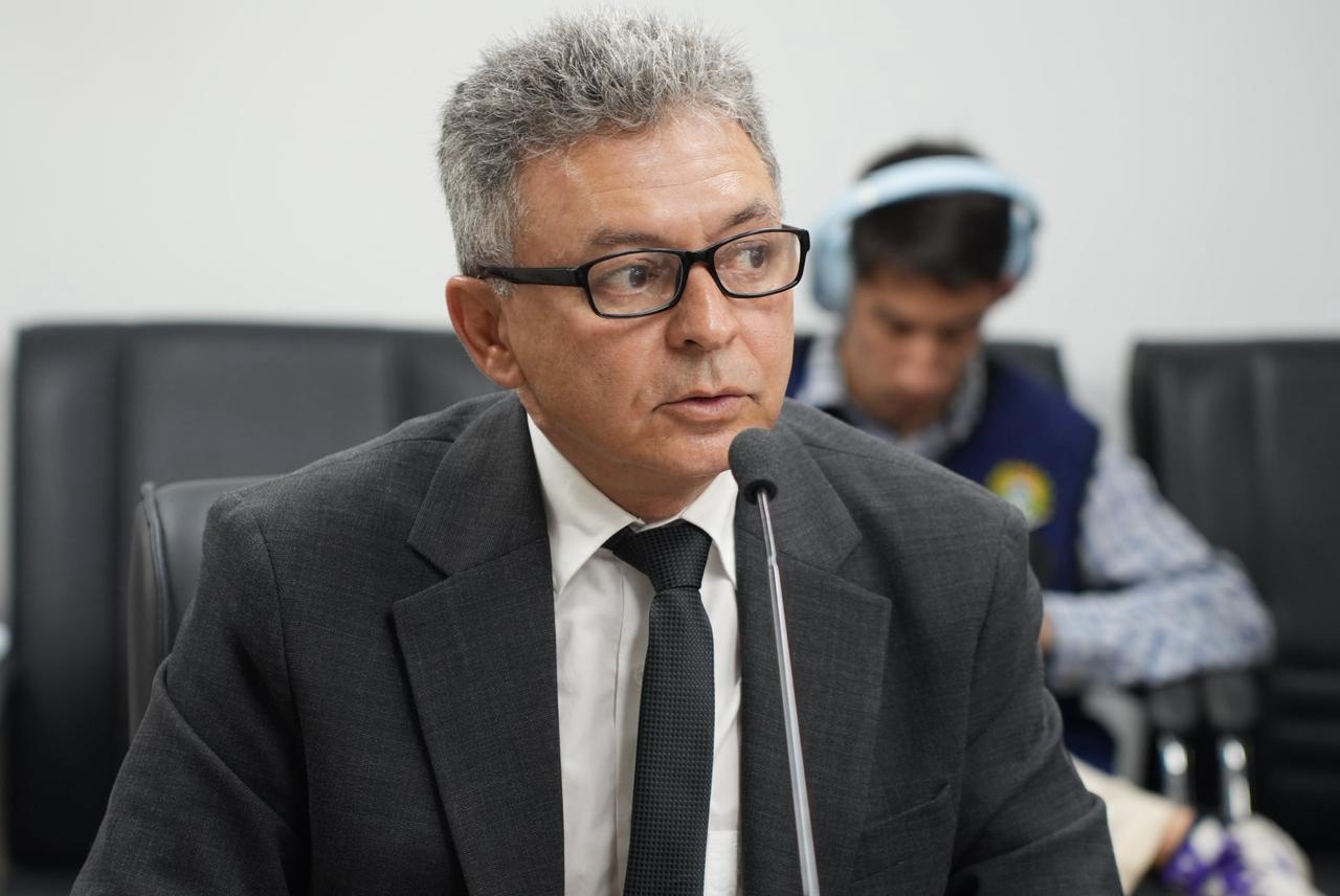 Indicado de Mailza ao TCE é sabatinado e foca em emendas na Aleac Indicado de Mailza ao TCE é sabatinado e foca em emendas na Aleac