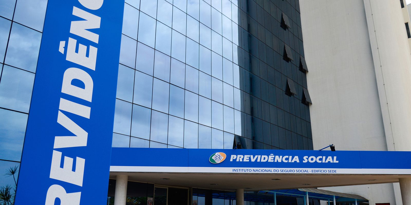 Fila do INSS cai 16% em dois meses após análise de 500 mil processos Fila do INSS cai 16% em dois meses após análise de 500 mil processos