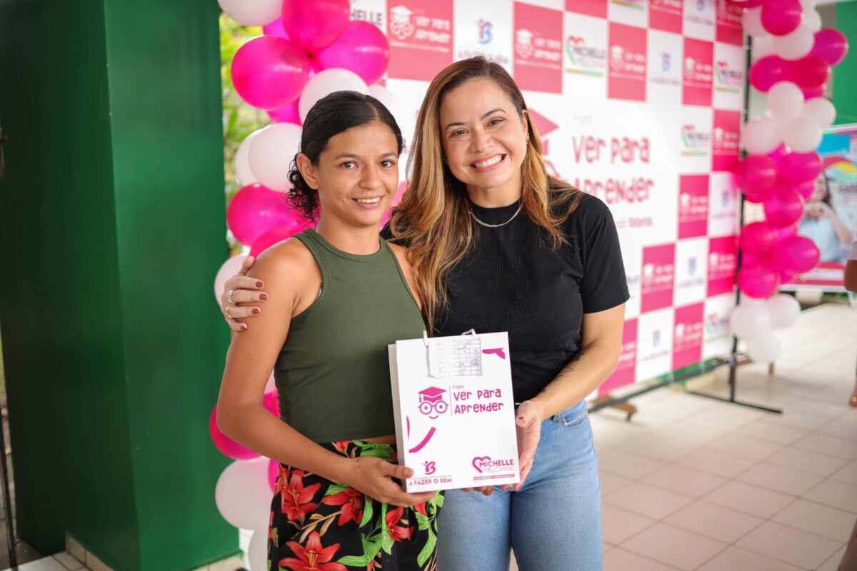 Deputada Michelle Melo beneficia mais de 80 alunos com óculos gratuitos Deputada Michelle Melo beneficia mais de 80 alunos com óculos gratuitos