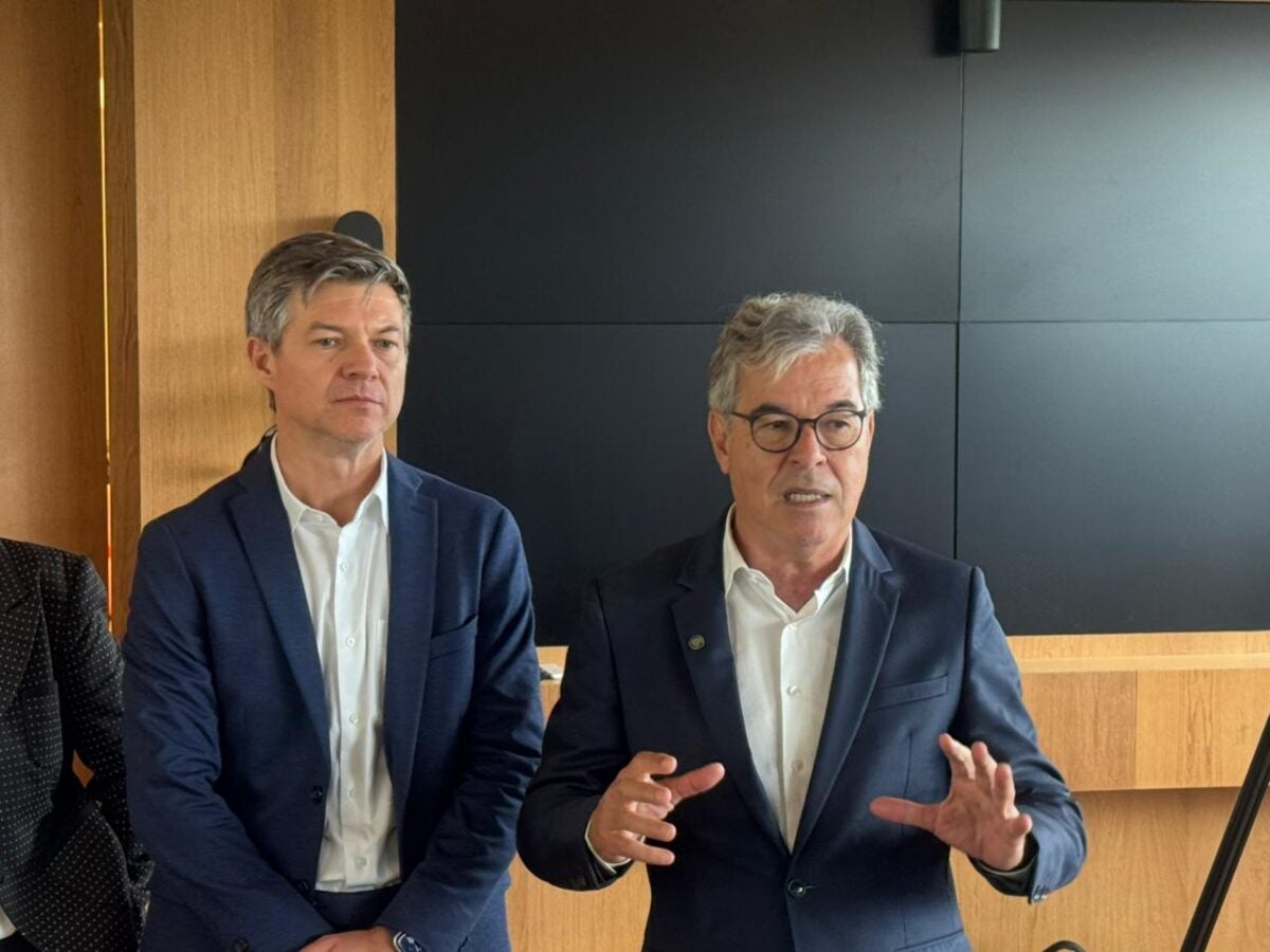 Jorge Viana apresenta Laudemir André Müller, seu sucessor na Apex