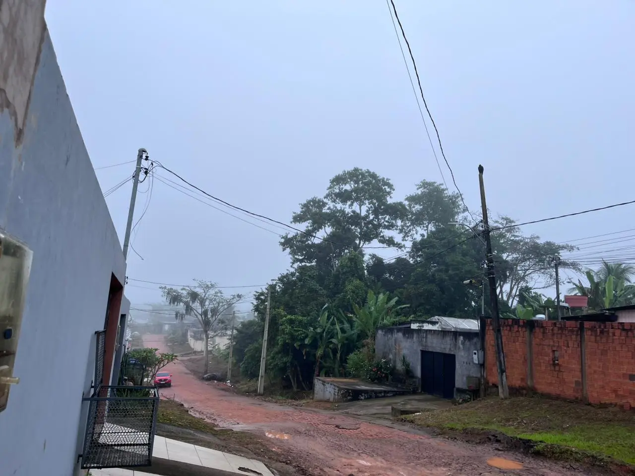 Rio Branco amanhece sob forte neblina e surpreende moradores; veja