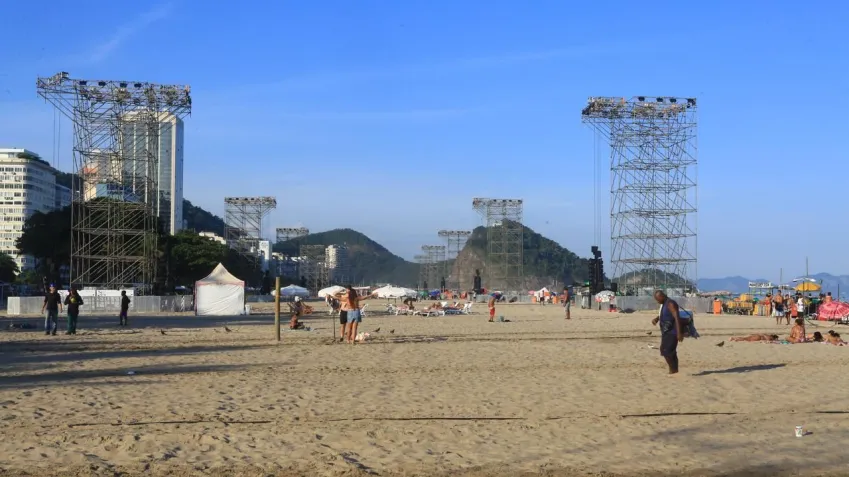 Trabalhador morre apĂłs acidente na montagem do palco de show de Shakira Trabalhador morre apĂłs acidente na montagem do palco de show de Shakira