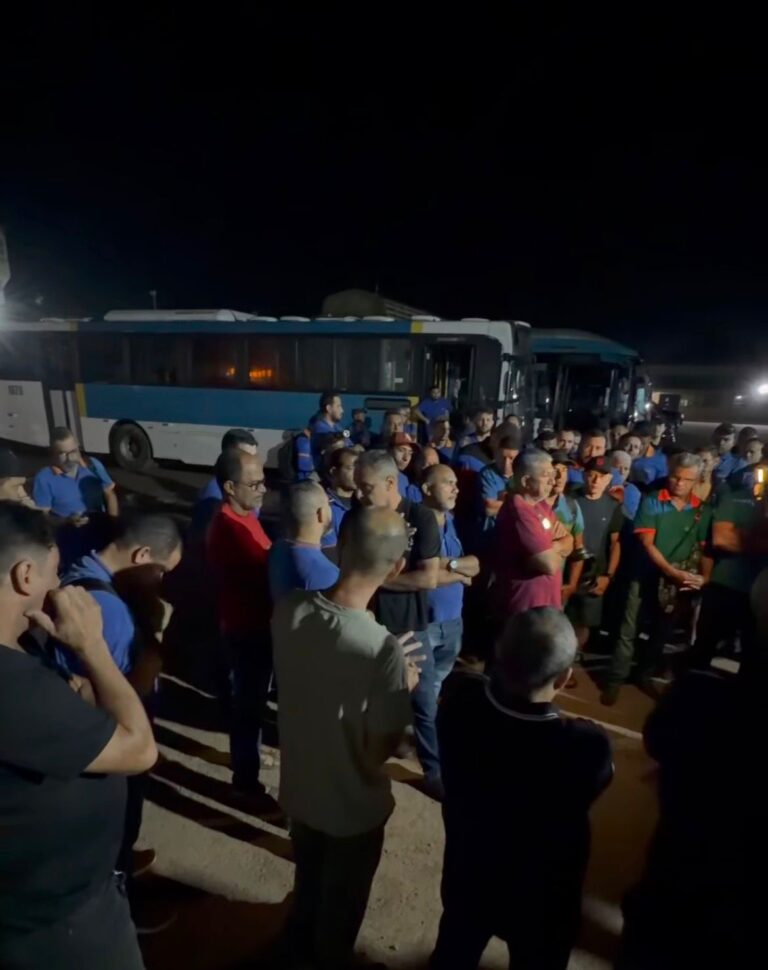 Paralisação de motoristas trava transporte público na capital