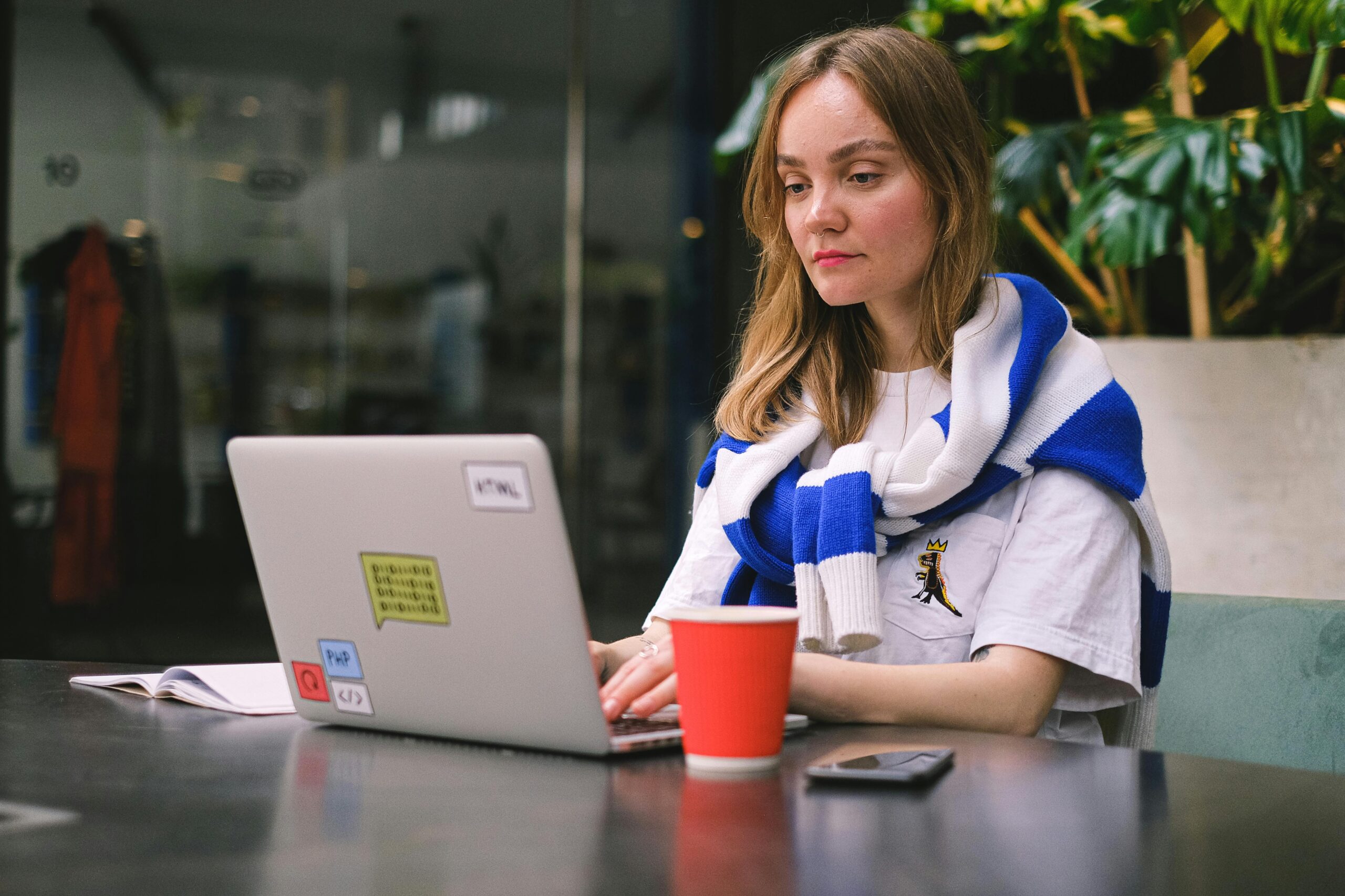 Compactação de PDF online vs offline: qual opção é mais eficiente? Compactação de PDF online vs offline: qual opção é mais eficiente?