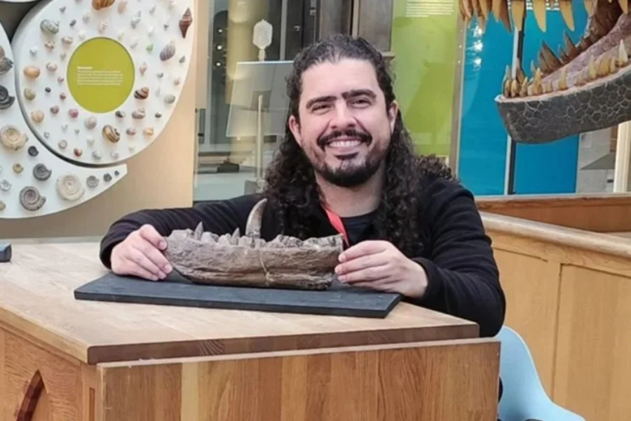 Pirulla volta ao YouTube e emociona fãs após recuperação de um AVC