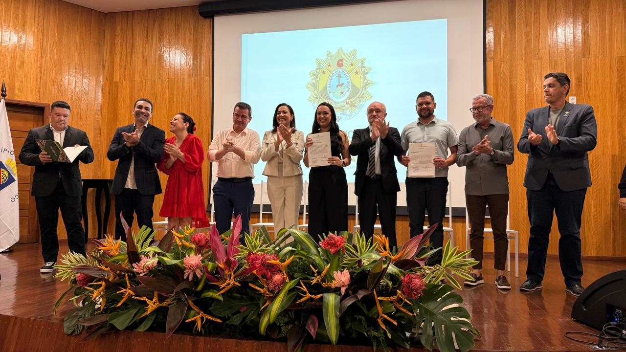 Mailza empossa 21 novos servidores do concurso do Idaf Mailza empossa 21 novos servidores do concurso do Idaf