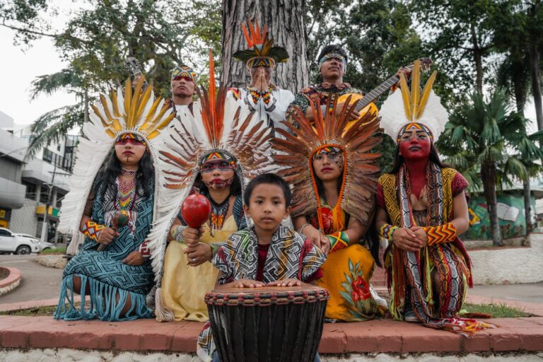 Cultura na praça celebra o dia dos povos indígenas em Rio Branco