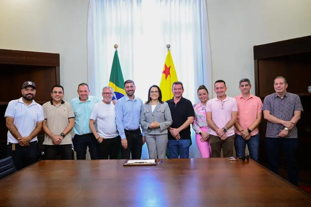 Mailza e parlamentares alinham pautas prioritárias para o Acre