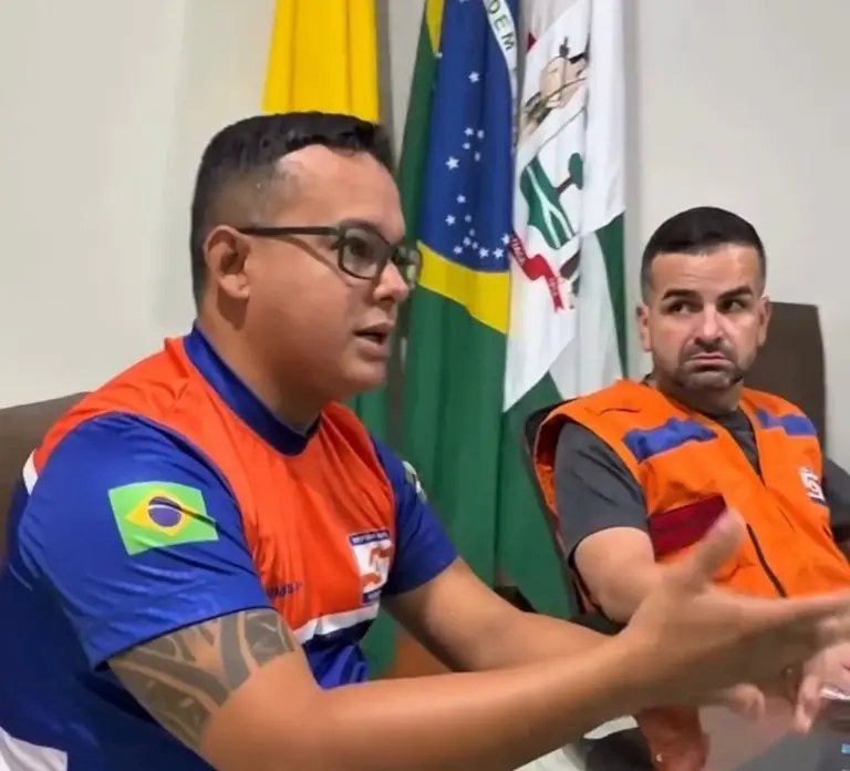 Segundo o prefeito, a elevação repentina do Rio Gregório atingiu mais de dez aldeias do povo Yawanawá, afetando cerca de 160 famílias.