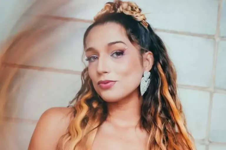 A final do BBB 26 pode ter acabado, mas a vida dos participantes aqui fora está longe de ser tranquila. Nesta quinta-feira (23/04), a equipe oficial de Samira Sagr utilizou o X (antigo Twitter) para esclarecer o motivo do sumiço da influenciadora das redes sociais, especialmente do Instagram, onde os fãs notaram uma queda brusca nas postagens.