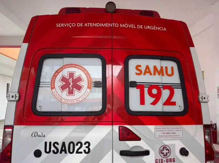 Homem morre após ficar com a cabeça presa em grade de portão