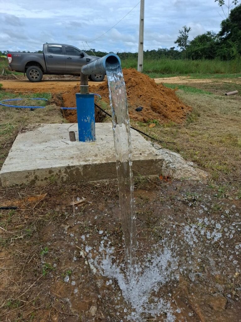 Governo amplia rede e leva água potável para moradores do Juruá