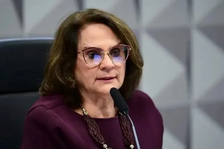 A investigação sobre o Banco Master ganhou contornos de disputa institucional no Senado Federal nesta quarta-feira (22/04). A Mesa Diretora barrou o acesso do Grupo de Trabalho (GT) da Comissão de Assuntos Econômicos (CAE) aos documentos sigilosos colhidos pela recém-encerrada CPI do Crime Organizado.