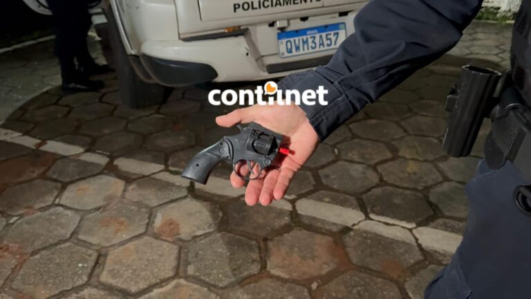 Acompanhamento em Rio Branco termina em acidente e prisão de jovem com simulacro