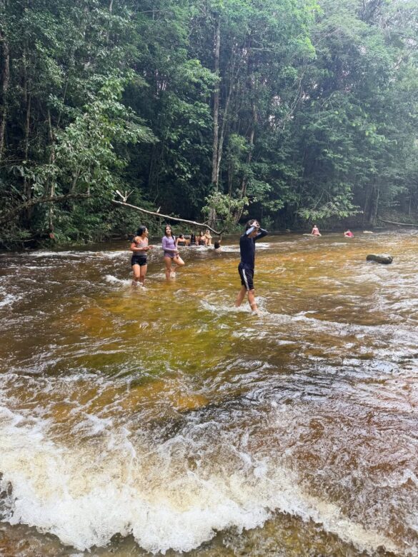 Gladson visita Presidente Figueiredo com o filho; veja imagens