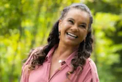 Veja o novo visual de Solange Couto após fim do BBB26