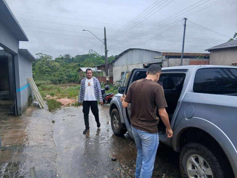 Um homem identificado pelas iniciais T.L.A., de 37 anos, foi preso em flagrante na noite de sexta-feira (17), suspeito de envolvimento em crimes