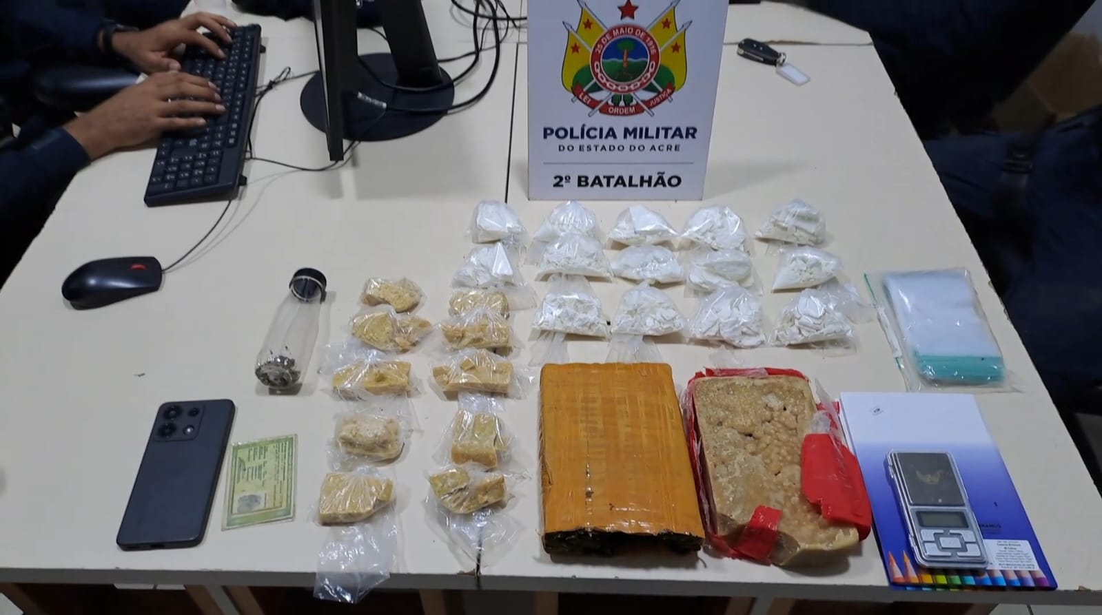 Polícia prende mulher por tráfico de drogas em Rio Branco
