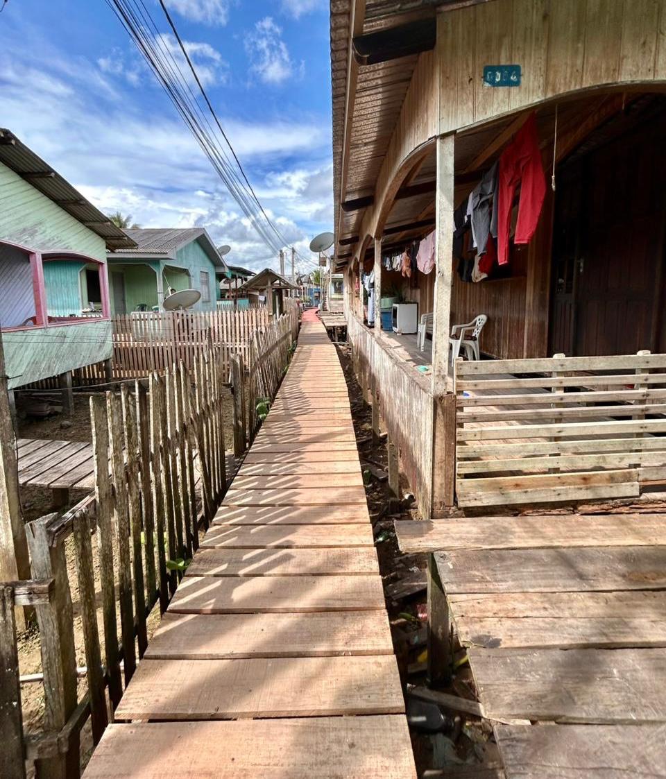 Cruzeiro do Sul conclui novos trapiches para moradores da Várzea