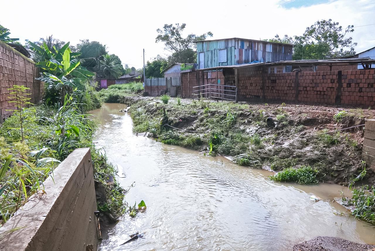 Rio Branco retira 110 toneladas de lixo em áreas de enxurrada