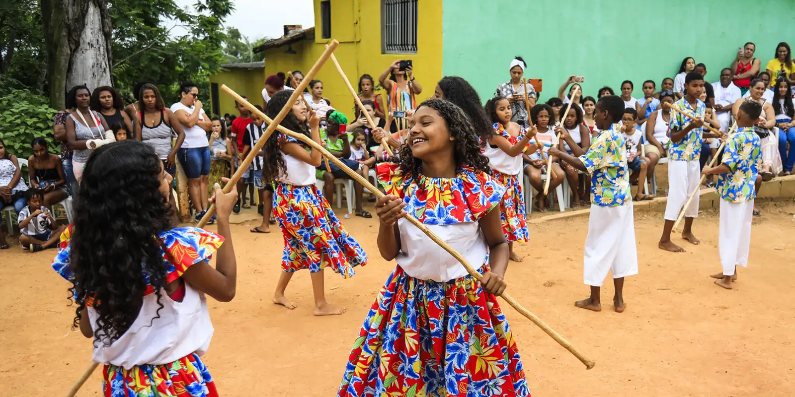 Festival do Quilombo Urbano Mineiro Pau celebra Dia Mundial da África Festival do Quilombo Urbano Mineiro Pau celebra Dia Mundial da África