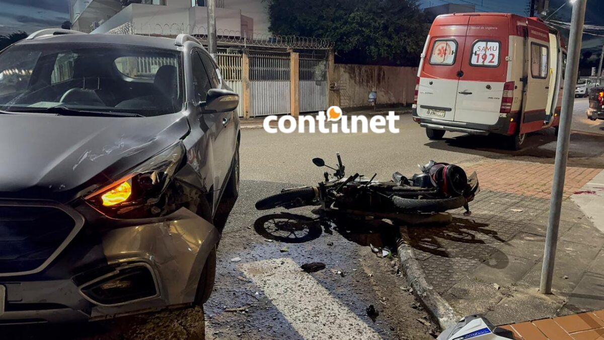 Colisão frontal entre carro e moto deixa jovem ferido em Rio Branco