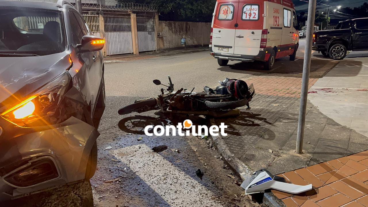 Colisão frontal entre carro e moto deixa jovem ferido em Rio Branco