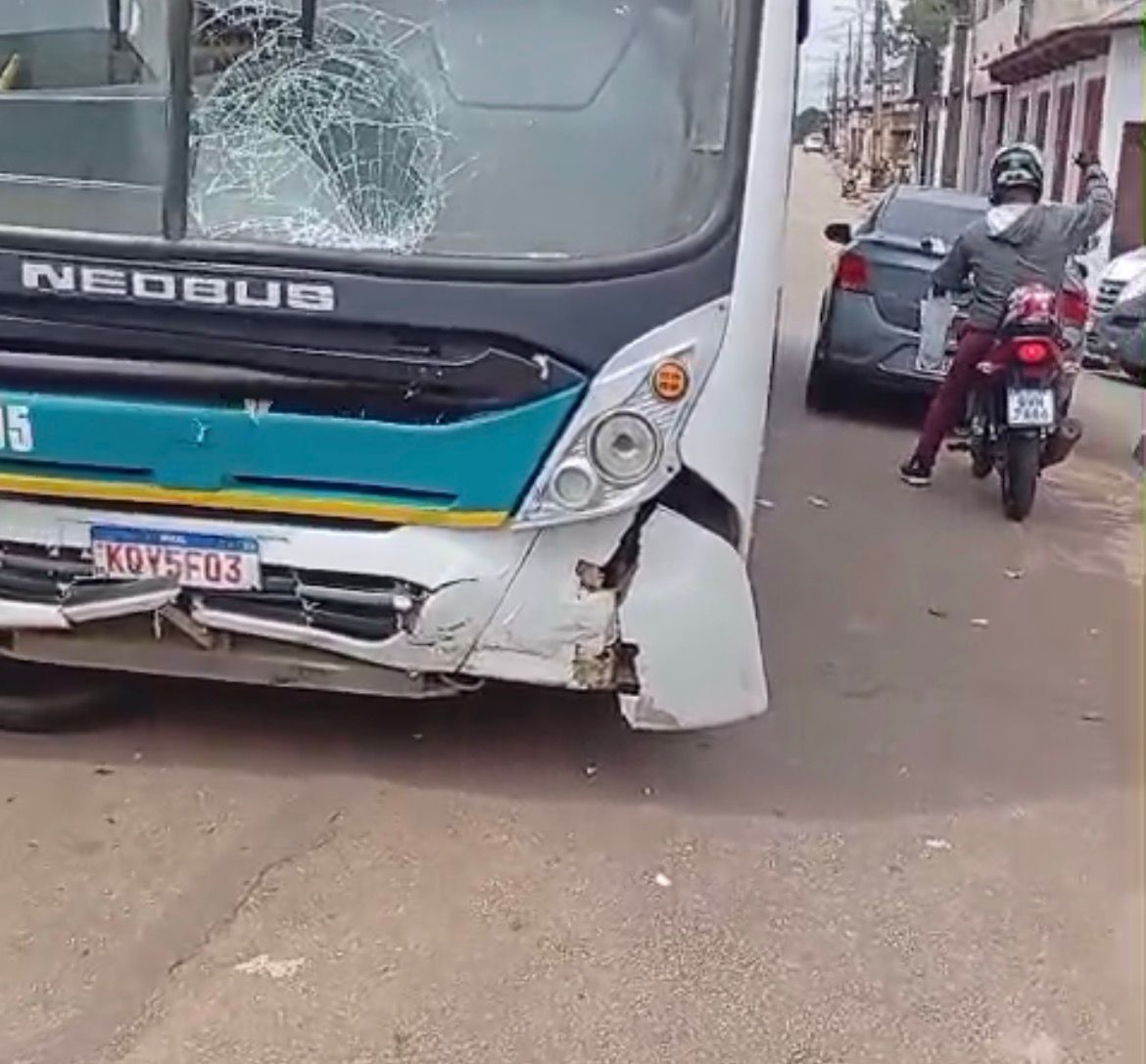 Um dia após enterro de entregador, novo acidente entre ônibus e moto em RB