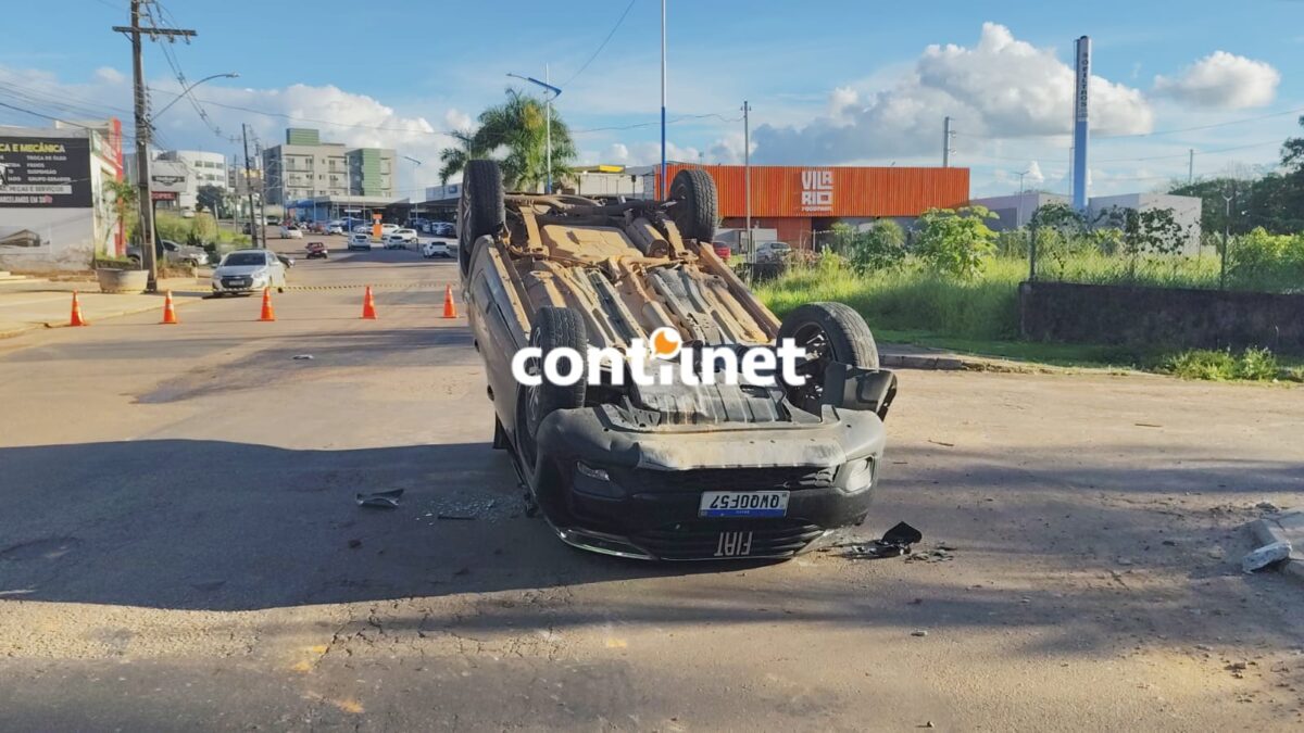 Adolescente fica ferido após capotamento de veículo em Rio Branco