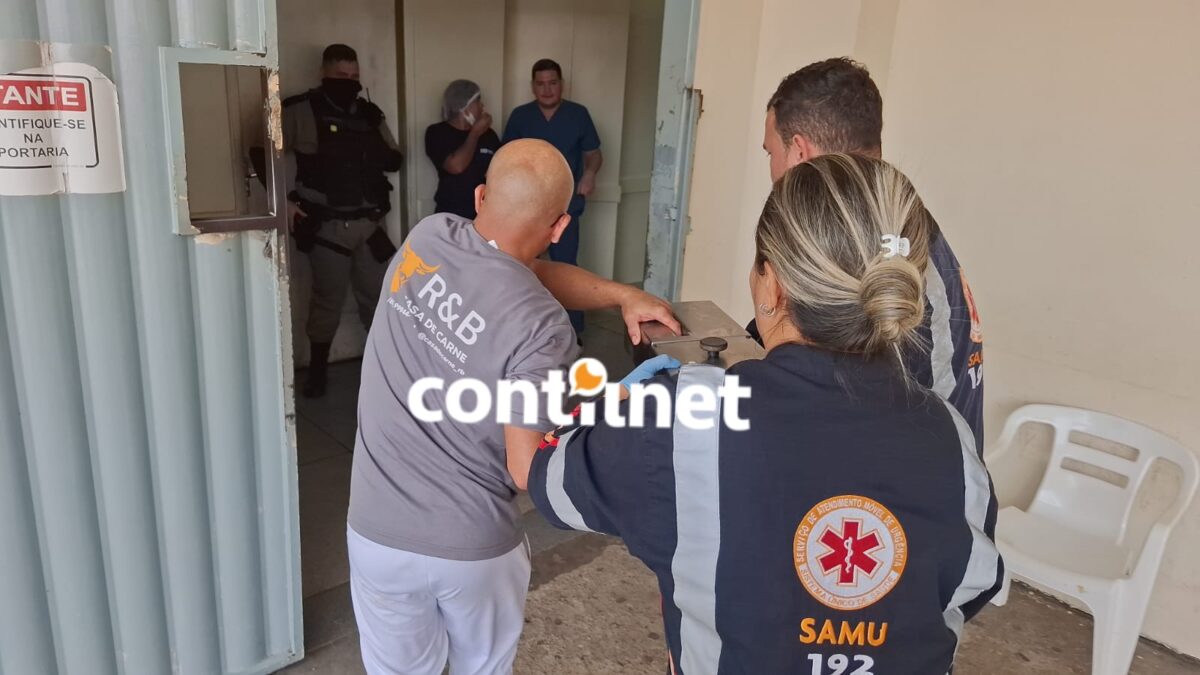 Açougueiro prende mão em máquina de amaciar carne em Rio Branco Açougueiro prende mão em máquina de amaciar carne em Rio Branco