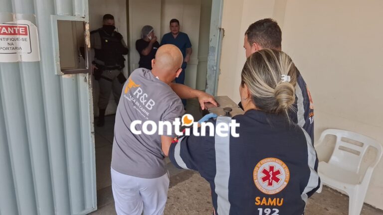 Açougueiro prende mão em máquina de amaciar carne em Rio Branco Açougueiro prende mão em máquina de amaciar carne em Rio Branco