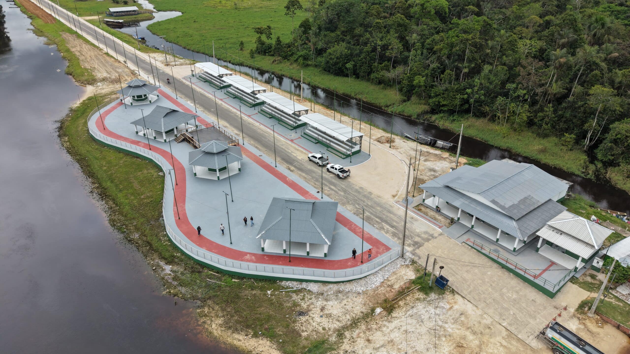 Com investimento de R$ 2,1 milhões, Mailza entrega Alameda das Águas Alameda das Águas fica no município de Mâncio Lima, no interior do Acre