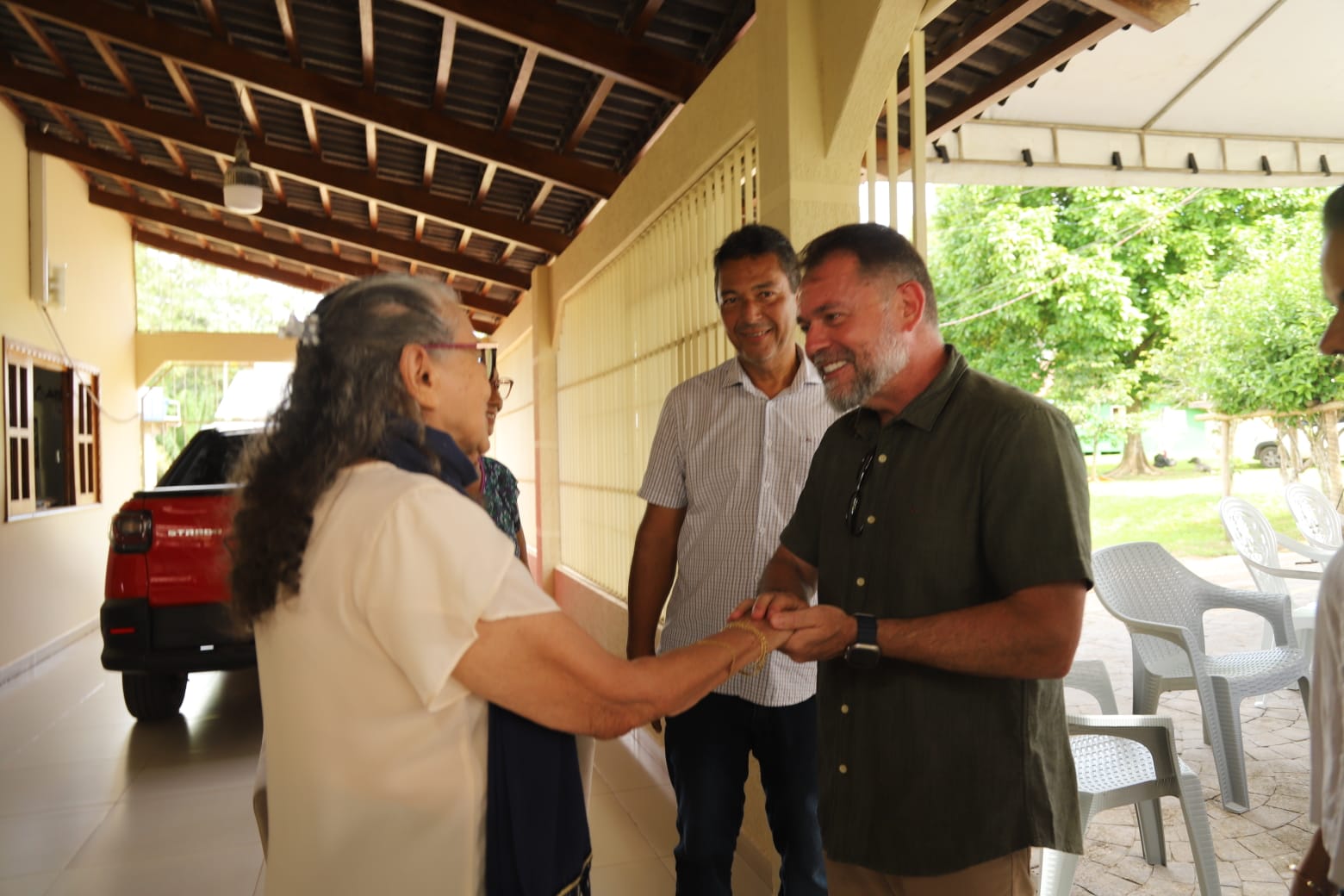 Prefeito Alysson Bestene realiza visita ao Alto Santo e ouve reivindicações da comunidade