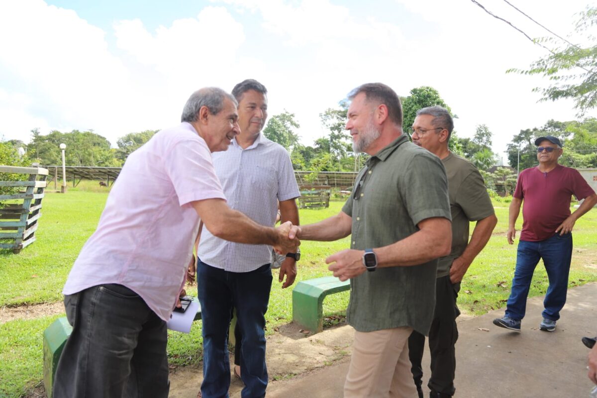 Prefeito Alysson Bestene realiza visita ao Alto Santo e ouve reivindicações da comunidade