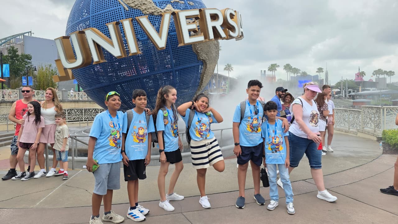 Alunos de Rio Branco exploram tecnologia na Universal Studios, na Disney