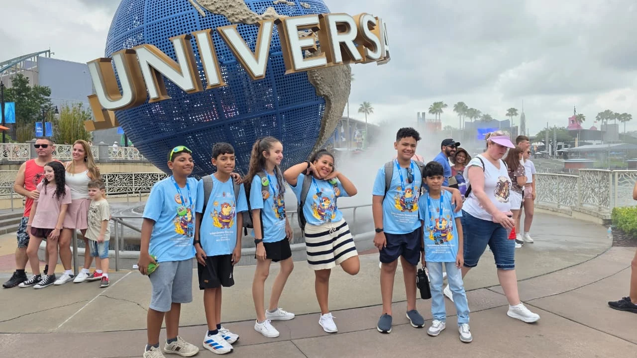 Alunos de Rio Branco exploram tecnologia na Universal Studios, na Disney