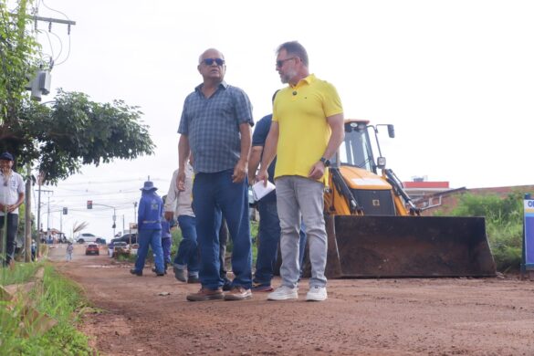 Alysson visita obras em rua de Rio Branco: "Intervenção necessária"