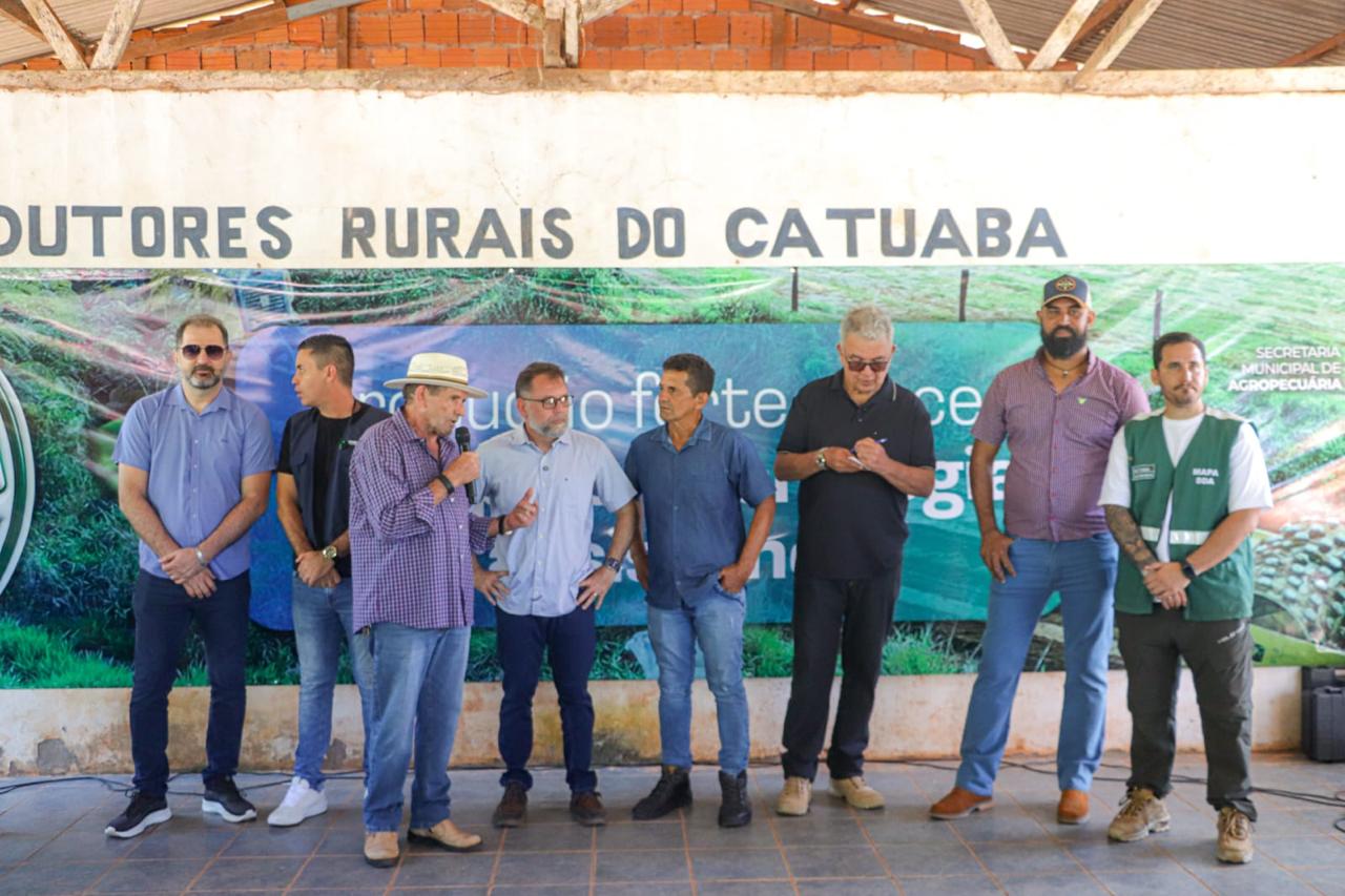 Com entregas de insumos, prefeitura lança Programa de Mecanização Agrícola Com entregas de insumos, prefeitura lança Programa de Mecanização Agrícola