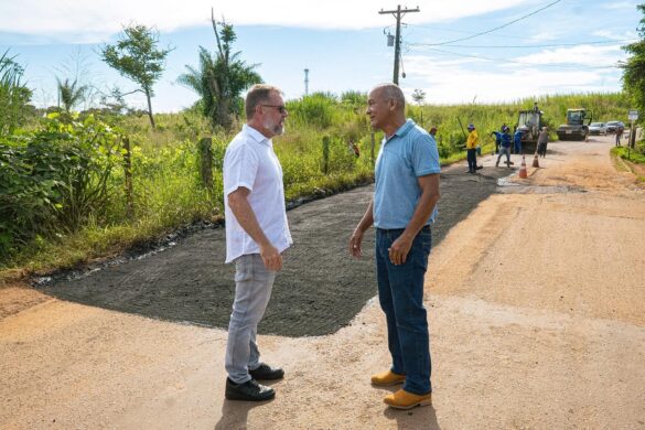 Alysson acompanha operação tapa-buracos no Ramal do Sinteac