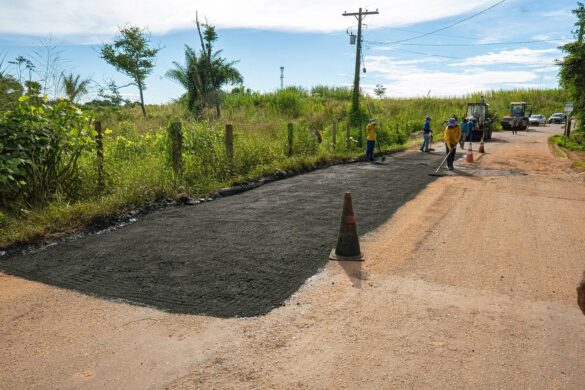 Alysson acompanha operação tapa-buracos no Ramal do Sinteac