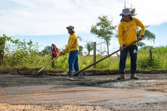 Alysson acompanha operação tapa-buracos no Ramal do Sinteac