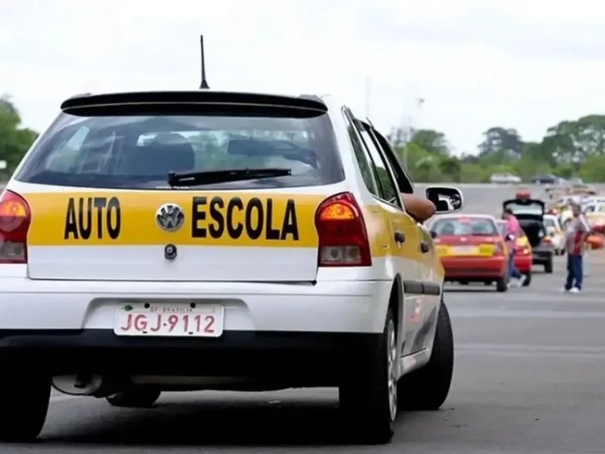 Brasil bate recorde histórico de pedidos para tirar a CNH em 2026
