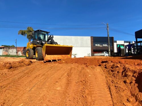 Cruzeiro do Sul executa obras de infraestrutura nas zonas urbana e rural