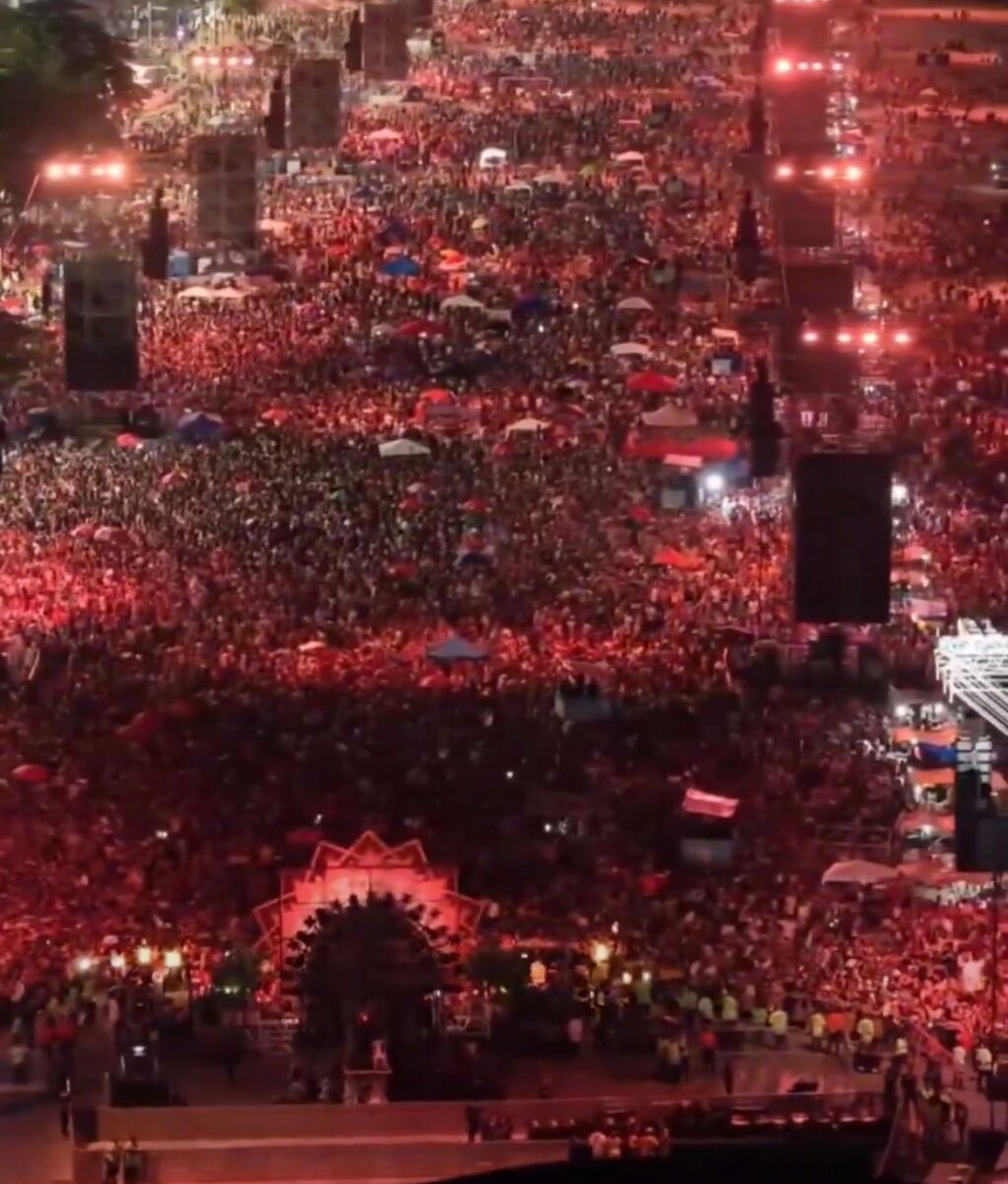 Copacabana ferve com público estimado de 2 milhões para apresentação de Shakira
